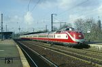 601 017 fährt als Sonderzug durch Köln-Deutz. (06.11.1981) <i>Foto: Wolfgang Bügel</i>