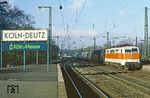 111 149 fährt mit E 3555 nach Siegen in Köln-Deutz ein. (07.11.1981) <i>Foto: Wolfgang Bügel</i>