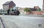 99 5633 mit einem Personenzug aus Straupitz kurz vor dem Cottbuser Spreewaldbahnhof. Die 1917 bei Jung gebaute Lok ist übrigens seit 1971 als "Spreewald" beim Deutschen Eisenbahn-Verein Bruchhausen-Vilsen im Einsatz. (1969) <i>Foto: Robin Fell</i>