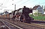 Gegen 8.30 Uhr trifft 052 838 mit Dg 56390 aus Crailsheim in Lauda ein. (02.05.1975) <i>Foto: Prof. Dr. Willi Hager</i>