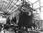 Die völlig zerstörte Lok nach einem alliierten Luftangriff im Depot von Louviers (Frankreich) wurde sicherlich nicht mehr aufgearbeitet. (1944) <i>Foto: RVM (Bandelow)</i>