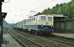 Die türkis-beige 141 298 (Bw Hagen-Eckesey) mit einem Personenzug von Aachen nach Köln in Stolberg (Rheinl) Hbf. (10.05.1975) <i>Foto: Prof. Dr. Willi Hager</i>