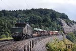 194 046 schiebt einen Güterzug über die Geislinger Steige in Richtung Amstetten.  (06.09.1978) <i>Foto: Peter Schiffer</i>