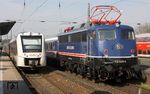 In Wuppertal-Oberbarmen begegnen sich die zu privaten Eisenbahnverkehrsunternehmen gehörende 110 469 (NationalExpress) und VT 12.12.06 von Abellio. Nicht nur symbolisch ist DB-Regio schon in den Hintergrund gedrängt worden. (14.04.2016) <i>Foto: Wolfgang Bügel</i>