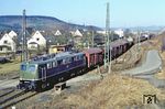 150 139 macht sich in Kreuztal auf den Weg in Richtung Dillenburg - Gießen. (21.02.1982) <i>Foto: Wolfgang Bügel</i>