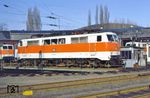 111 162 wurde am 28. April 1981 beim Bw Düsseldorf in Dienst gestellt. Ein Jahr später war sie immer noch nicht in ihrem vorgesehenen Einsatzgebiet vor S-Bahnzügen tätig, sondern wurde in Siegen angetroffen. (21.02.1982) <i>Foto: Wolfgang Bügel</i>