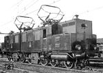 Die bereits 1911 von den Siemens-Schuckertwerke und Bergmann Elektrizitätswerken konzipierte EP 209/210 war hauptsächlich für den Einsatz auf den schlesischen Gebirgsstrecken vorgesehen und wurde kriegsbedingt erst 1921 in Dienst gestellt. Die Laufleistungen der Lok befriedigten wegen dauernder Schlingerbewegungen jedoch nicht. Daher wurde sie bereits nach 4 Jahren wieder außer Dienst gestellt. Die bei der Reichsbahn vorgesehene Baureihenbezeichnung E 49 erhielt sie nie.  (1922) <i>Foto: Rudolf Kallmünzer</i>