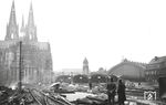 Nicht nur der Dom scheint in Köln eine ewige Baustelle zu sein, auch in der Ostausfahrt des Kölner Hauptbahnhofs wird mal wieder umfangreich herumgewerkelt. (1930) <i>Foto: RVM (Hagen)</i>