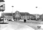 Das zwischen 1923 und 1927 erbaute neue Empfangsgebäude von Liegnitz Hbf in Niederschlesien. (1929) <i>Foto: RVM</i>