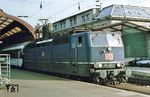181 203 mit einem Schnellzug im französischen Straßburg. (09.1995) <i>Foto: Peter Wagner</i>