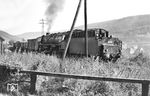 45 023 in Diensten des BZA Minden als Schiebelok an einem Güterzug bei Hannoversch Münden. (09.1958) <i>Foto: Winfried Gronwald</i>