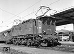 E 244 01 war eine 1936 von AEG gelieferte Versuchslok, deren Lokkasten an die Baureihe E 44.5 angelehnt war und für den 20 kV/50Hz-Inselbetrieb auf der Höllentalbahn bestimmt war. Mit Umstellung des Betriebs auf der Höllentalbahn auf "Normalbetrieb" von 15 kV/16 2/3 Hz zum 21. Mai 1960 wurden alle fünf vorhandenen E 244 abgestellt. E 244 01 war dann auch die Erste, die am 20.05.1960 ausgemustert wurde.  (20.05.1958) <i>Foto: Joachim Claus</i>