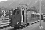 He 2/2 57 der Wengernalpbahn (WAB), die von von Lauterbrunnen über Wengen und die Kleine Scheidegg nach Grindelwald führt, in Wilderswil. (08.1954) <i>Foto: Kurt Eckert</i>