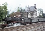 050 954-7 verlässt mit dem Personenzug N 7260 (Andernach - Mayen) den Bahnhof Kruft. (23.05.1975) <i>Foto: Peter Schiffer</i>