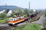 Eine weitere "planmäßige" Güterzugleistung für die Düsseldorfer 111 war der Ng 65393, den hier 111 175 am Posten 98a in Kreuztal am Haken hat. (16.05.1982) <i>Foto: Wolfgang Bügel</i>