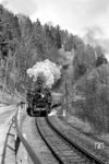 86 1361 (Bw Aue) mit P 18767 nach Annaberg-Buchholz im Zschopautal bei Wolkenstein. (22.04.1976) <i>Foto: Joachim Bügel</i>