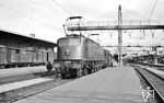 Lok 502 der "Chemin de Fer de l´État" , kurz ÉTAT, im Bahnhof Le Mans. Ab 1938 wurde die Lok als SNCF 2D2-5402 eingereiht und am 17.12.1979 ausgemustert.  (03.09.1937) <i>Foto: unbekannt</i>