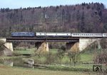 118 010 vor D 783 (Bad Kissingen - Bamberg - München) auf der Brücke über den Möhrenbach in Dickmühle südlich von Treuchtlingen.  (04.05.1978) <i>Foto: Peter Schiffer</i>