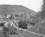 97 501 fährt auf dem Zahnstangenabschnitt von Lichtenstein (Württ) kommend nach Honau ein. (10.05.1959) <i>Foto: Joachim Claus</i>