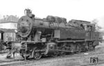 Die pr. T 14.1 gelangte erst nach dem Zweiten Weltkrieg nach Jugoslawien. Neben der 93 704, die der JZ bei der Aufteilung der im Karawankentunnel abgestellten Fahrzeuge zufiel und in 158-001 umgezeichnet wurde, kamen auf Anordnung der brit. Besatzungsmacht im Dezember 1947 auch einige Lokomotiven der BBÖ-Reihe 93.13 nach Jugoslawien. Inmitten der 93.13. befand sich auch 93 815, die zunächst zur 53-007 und später zur 158-002 umgenummert wurde. (05.07.1958) <i>Foto: Joachim Claus</i>