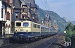 141 388 vor einem Nahverkerhszug von Koblenz nach Bingerbrück in Bacharach. (29.08.1985) <i>Foto: Peter Schiffer</i>