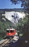 RhB Ge 4/4II 620 mit dem Glacier-Express (Chur/St.Moritz - Zermatt) in der Rheinschlucht bei Valendas-Sagogn. (22.07.1985) <i>Foto: Peter Schiffer</i>