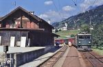 RhB Ge 6/6II 703 im Bahnhof Tavanasa-Breil/Brigels auf der Rheintalstrecke zwischen Ilanz und Disentis. (18.07.1985) <i>Foto: Peter Schiffer</i>