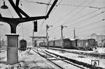 Blick in das winterliche Bahnhofsvorfeld des Münchener Hauptbahnhofs. (02.1952) <i>Foto: Günter Scheingraber</i>