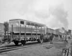 Lok 22 der KAE übernimmt den an die Inselbahn Langeoog verkauften VB in Lüdenscheid Wehberg. (24.05.1961) <i>Foto: Detlev Luckmann</i>