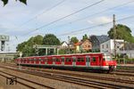 420 442 als Verstärkerzug S 31885 auf der S 68 (Langenfeld/Rhl - Wuppertal-Vohwinkel) in Gruiten. (29.06.2016) <i>Foto: Joachim Bügel</i>