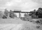 VT 6 (MAN, Baujahr 1955) überquert den Flötebach nahe Vorwohle. (29.07.1961) <i>Foto: Detlev Luckmann</i>