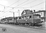 VT 70 939 (Linke-Hofmann-Busch (Werk Bautzen), Inbetriebnahme am 11.02.1937) mit zwei VB in Erlangen. 1961 wurde er an die Lokalbahn Lam-Kötzting verkauft und dort noch bis 1966 im Einsatz. (04.06.1959) <i>Foto: Joachim Claus</i>