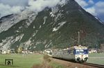 ÖBB 4030.302 unterwegs als Pendelzug zwischen Innsbruck und Reutte bei Scharnitz. (30.10.1986) <i>Foto: Peter Schiffer</i>