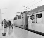 Uns so sahen die typischen S-Bahnzüge zu Beginn der Betriebsaufnahme aus: Ein mit 141 bespannter Wendezug aus Bn-Wagen. (22.12.1970) <i>Foto: Dieter Kempf</i>