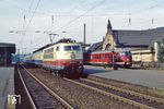 103 133 überholt mit IC 625 nach München den in Witten Hbf wartenden 430 418. (04.09.1982) <i>Foto: Wolfgang Bügel</i>