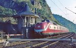 601 016 als Dt 13420 (Grafenau - Dortmund) unterwegs auf der rechten Rheinstrecke bei Kaub. (09.09.1982) <i>Foto: Joachim Bügel</i>