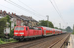 9.36 Uhr: 181 204 mit PbZ 2470 (Frankfurt - Dortmund) in Düsseldorf-Oberbilk. In der Zugmitte läuft 115 261 mit. (23.07.2016) <i>Foto: Joachim Bügel</i>