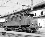 ÖBB 1080.05 (Krauss/SSW, Baujahr 1924) im Bahnhof Eisenerz. Die Lok, ursprünglich für die Arlbergrampenstrecken konstruiert, wurde am 10.11.1982 ausgemustert. (16.10.1972) <i>Foto: Dieter Kempf</i>