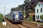 110 422 mit D 295 "Jugoslavija-Express" nach Beograd südlich von Mörfelden. (29.09.1982) <i>Foto: Joachim Bügel</i>