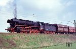 44 1093 dem aus Fals-Wagen gebildeten Sonderzug 93313. (09.04.1989) <i>Foto: Peter Schiffer</i>