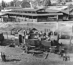 81 004 ergänzt ihre Wasservorräte im einheimischen Bahnbetriebswerk Oldenburg. (15.05.1961) <i>Foto: Joachim Claus</i>