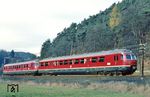 Hinter Bad Schwalbach befinden sich 517 002 und 517 003 als N 5673 auf dem Weg nach Wiesbaden. (24.11.1982) <i>Foto: Joachim Bügel</i>
