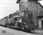 Lok 7 auf der Ilmebahn Salzderhelden - Dassel. Dahinter versteckt sich die ehemalige 76 002 (Borsig, Baujahr 1909), die am 04.02.1948 bei der DR ausgemustert worden war. Auf der Ilmebahn war sie noch bis 1963 im Einsatz. (23.05.1961) <i>Foto: Joachim Claus</i>