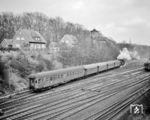 78 104 verlässt mit einem Wendezug nach Bergedorf die Abstellanlage in Aumühle. (10.04.1967) <i>Foto: Detlev Luckmann</i>