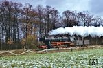 Ohne Zug ist die Lehrter 050 763 bei Hämelerwald unterwegs, wo Ende März 1975 nochmals kurzzeitig der Winter einkehrte. (25.03.1975) <i>Foto: Dr. Uwe Knoblauch</i>