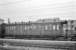 Diesen sächsischen Länderbahnwagen der Bauart BC Sa 17 hatte es nach dem Krieg in den Westen verschlagen. Günter Scheingraber traf ihn in München Hbf an. (1950) <i>Foto: Günther Scheingraber</i>