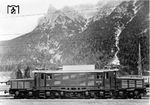 Als erste Lok der Baureihe wurde E 94 001 am 22. April 1940 von AEG an die Reichsbahn abgeliefert. Noch im April 1940 unternahm sie mehrere Probefahrten auf der Karwendelbahn (Foto), bis sie am 24. Mai 1940 nach einer Abnahmefahrt von Innsbruck zum Brenner und zurück offiziell in Dienst gestellt wurde. Nach 1945 verblieb sie in Österreich und war als 1020.18 (1020 018) bis 1995 unterwegs. Die Lok blieb erhalten, seit 2012 versucht der "Förderverein 1020.18 / IG Tauernbahn" die Maschine wieder betriebfährig herzurichten.  (25.05.1940) <i>Foto: RVM-Filmstelle Berlin</i>