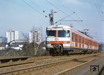 420 636 auf der S-Bahnlinie 6 nach Langenfeld bei Essen-Stadtwald. (23.03.1975) <i>Foto: Johannes Glöckner</i>