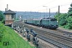 144 185 verlässt mit N 6023 den Bahnhof Wilferdingen-Singen. (21.05.1983) <i>Foto: Wolfgang Bügel</i>