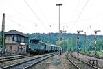 144 034 erreicht mit N 6053 den Bahnhof Wilferdingen-Singen. (21.05.1983) <i>Foto: Wolfgang Bügel</i>